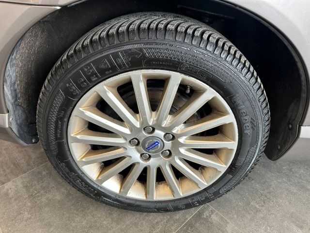 Volvo V70 Kombi Momentum *Leder*