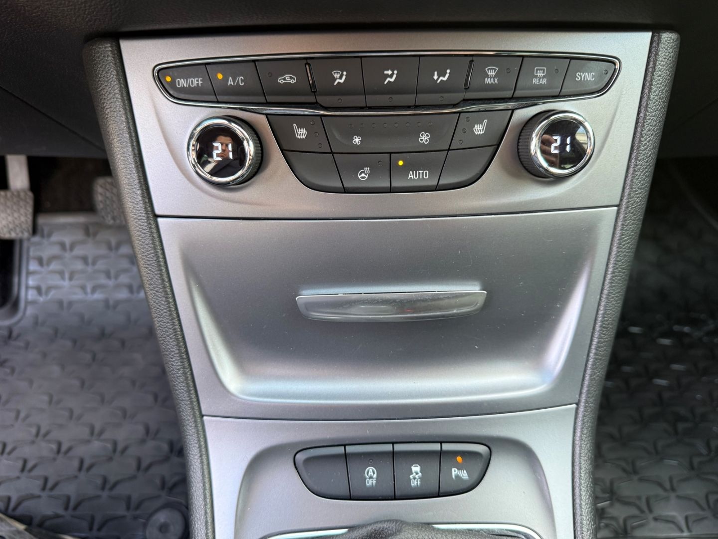 Fahrzeugabbildung Opel Astra K Sports Tourer Edition Start Stop LED App