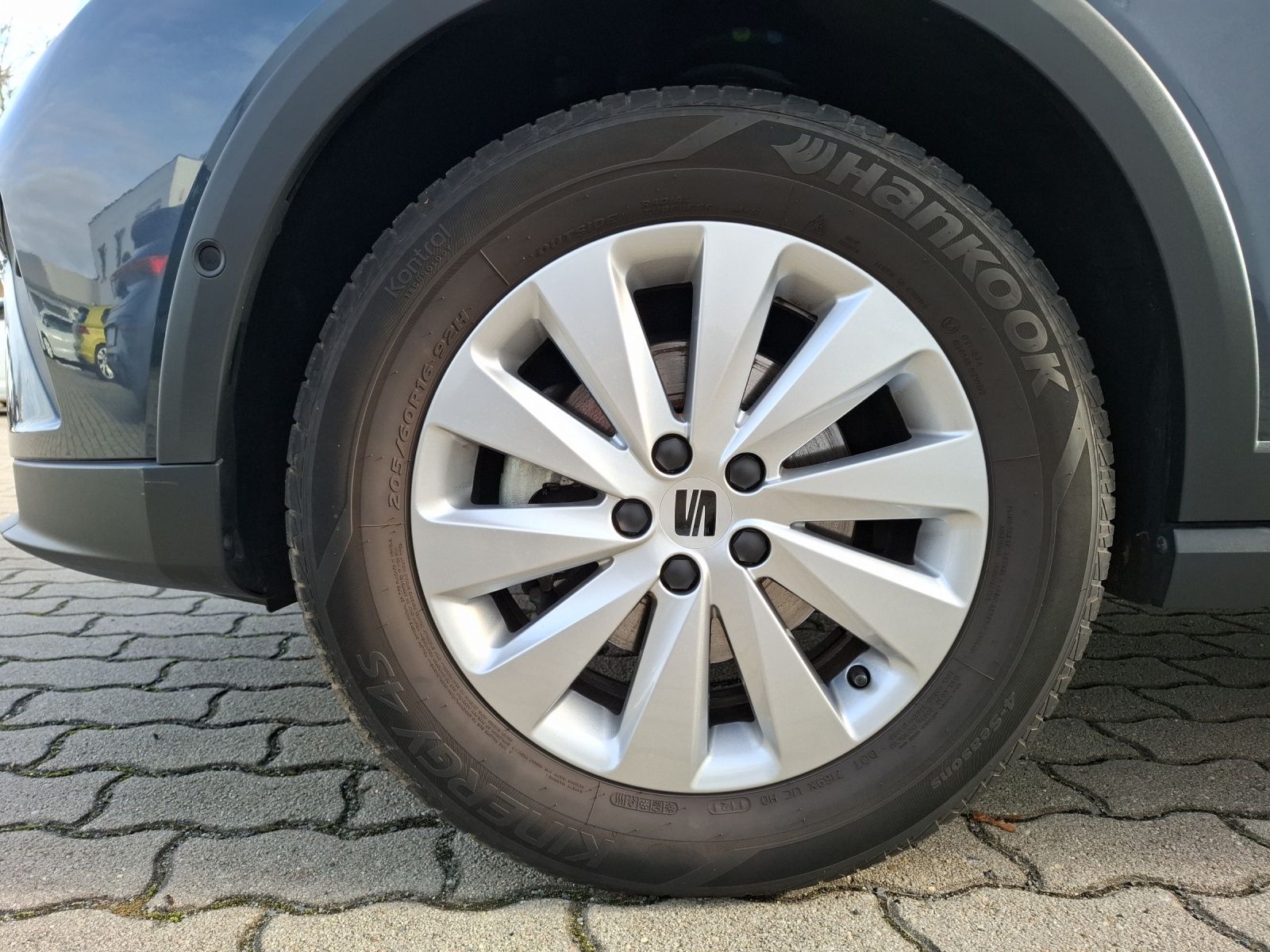 Fahrzeugabbildung SEAT Arona TSI Style DSG LED Navi AID ACC Park-Assist