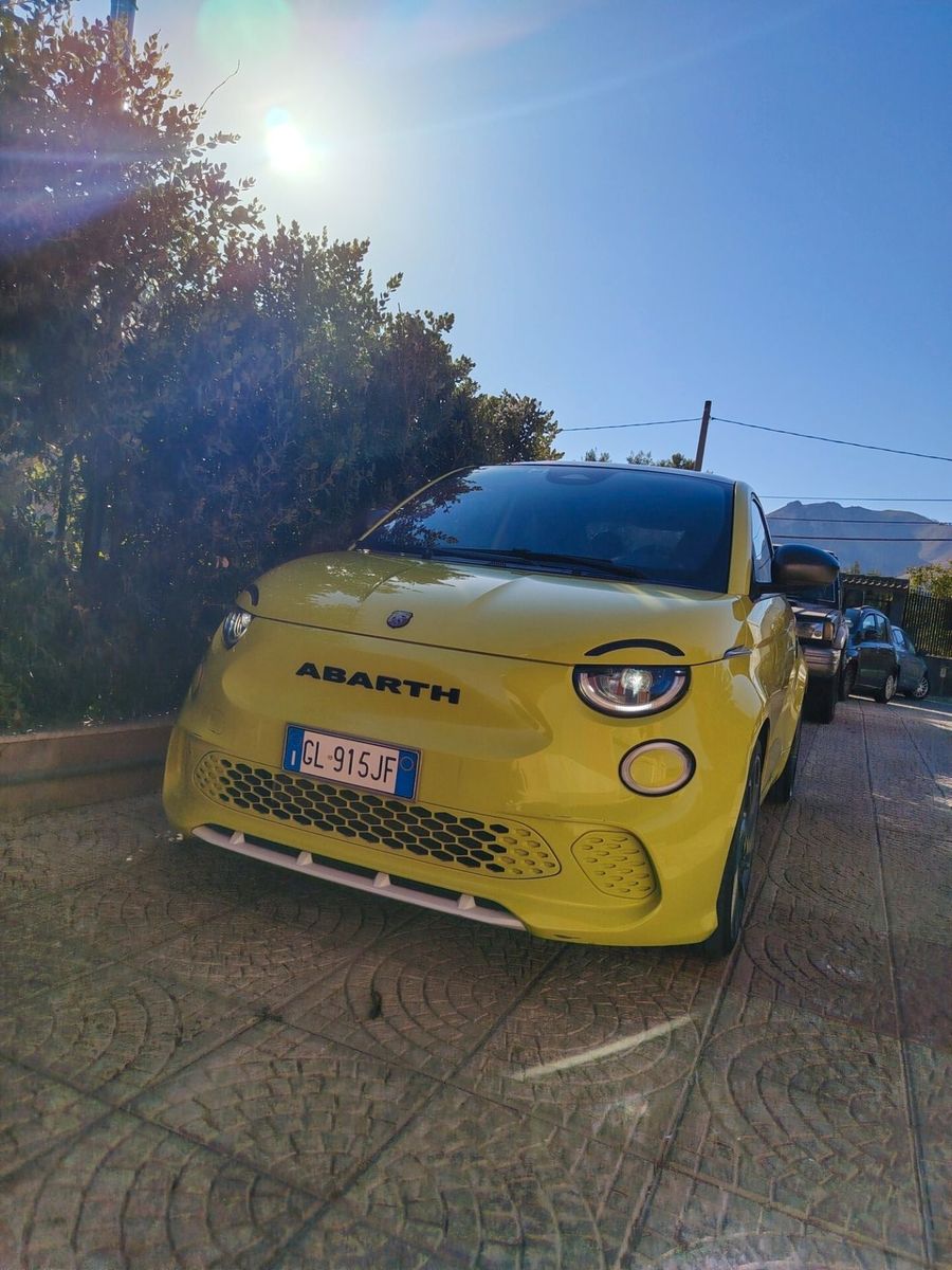 Other Abarth 500e Scorpionissima imagem 2