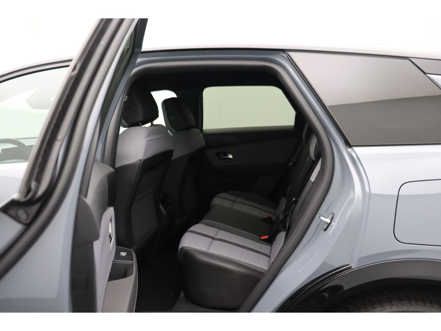 Fahrzeugabbildung Opel Grandland Electric 157 kW GS Tech Paket,Allwette