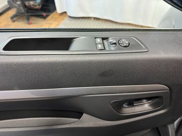 Fahrzeugverkauf 9 Opel Zafira Life Edition XL 9-Sitze LED Navi 180Grad