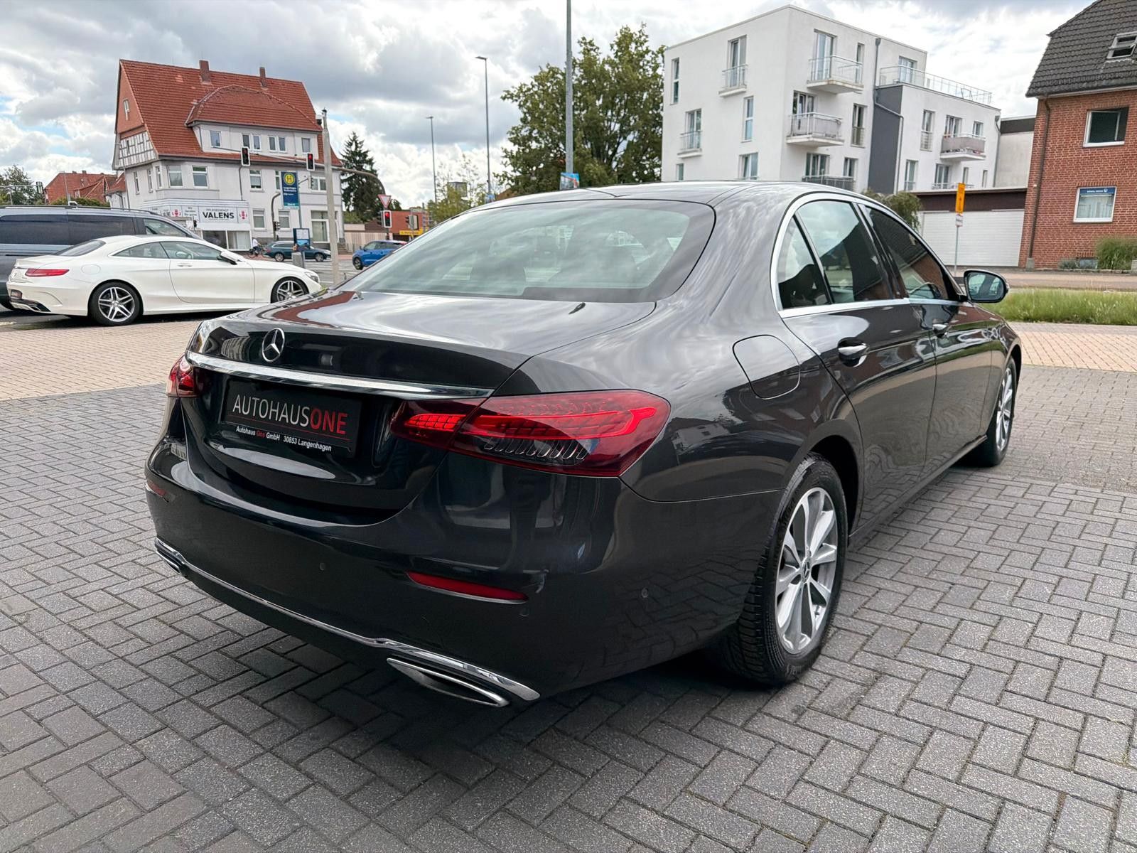 Mercedes-Benz E 200d LIMOUSINE AVANGARDE MBUX/VOLLLEDER foto 9
