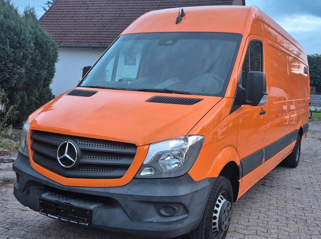 Image of Mercedes-Benz Sprinter