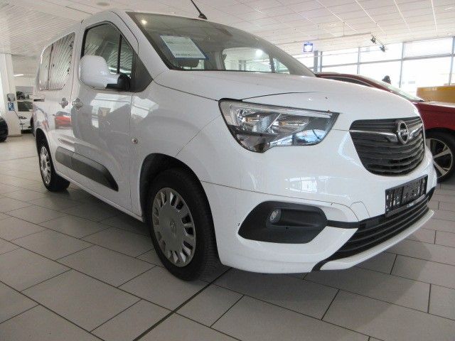 Fahrzeugabbildung Opel Combo Life 1.2T  7-SITZ/NAVI/LED/AHK/PDC/DAB+