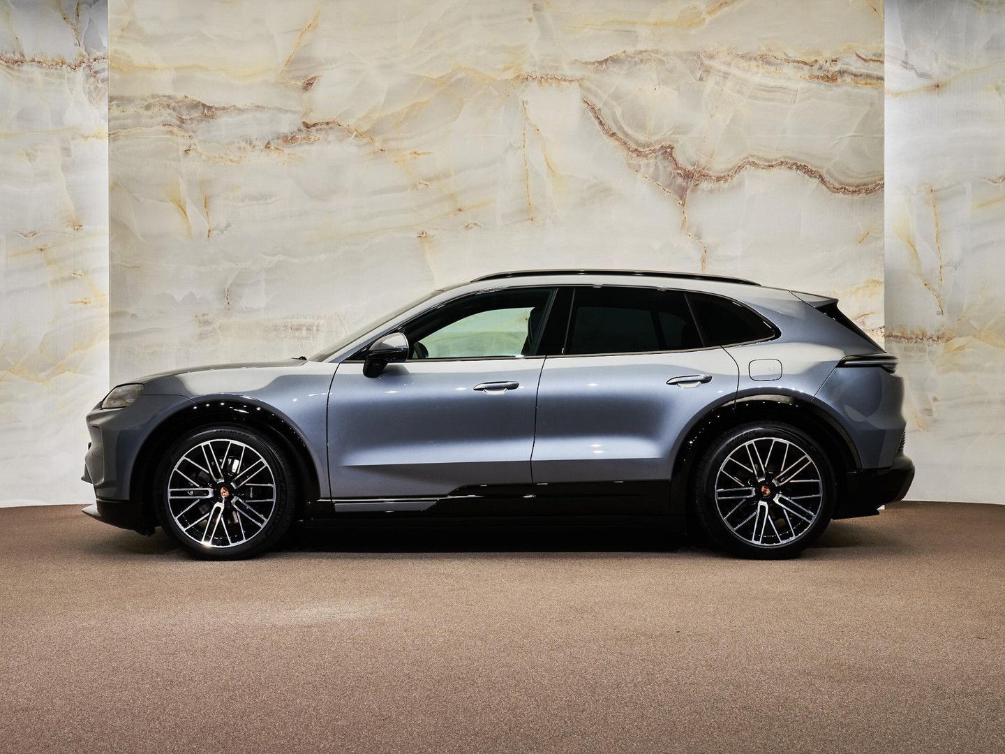 Porsche Cayenne Electric , SportDesign, pano, 4W-best., imagem 2