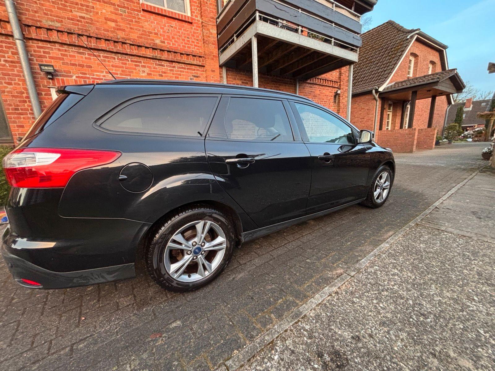 Ford Focus 2013 — photo 8