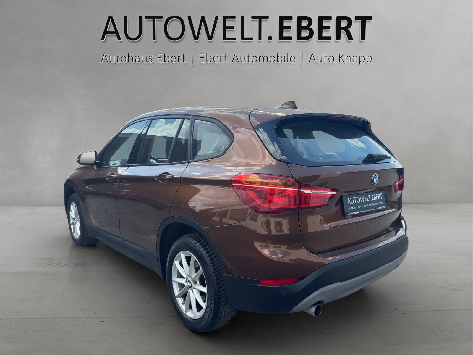 Fahrzeugabbildung BMW X1 sDrive 18i Advantage/PDC/SHZ/NAVI/