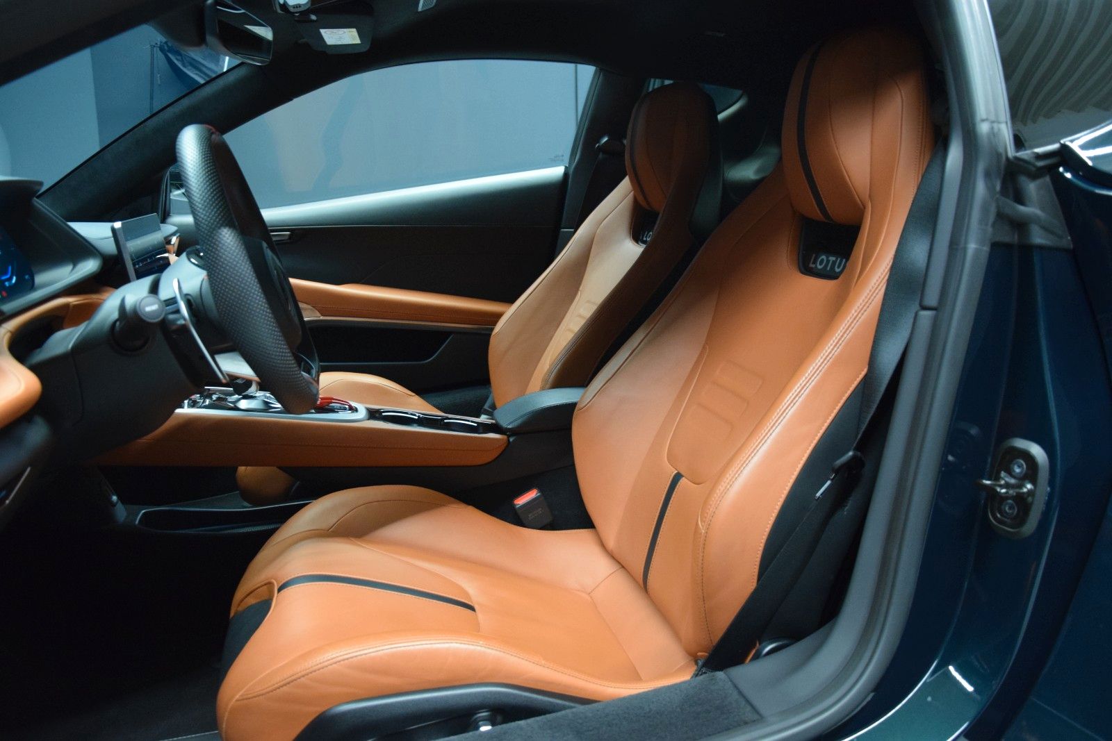 Fahrzeugabbildung Lotus Emira 2.0 Turbo First Edition Leder Konjak