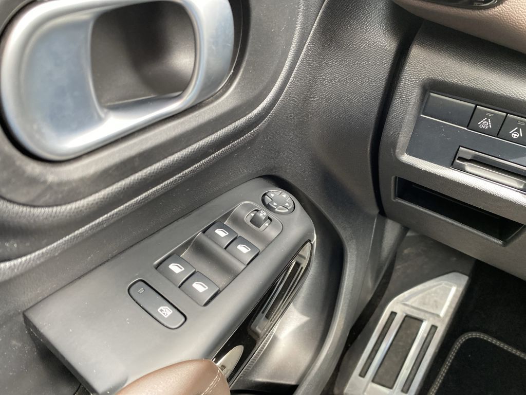 Fahrzeugabbildung Citroën C5 Aircross Hybrid 225 *Automatik* SHINE PACK