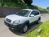 Hyundai Tucson 2.0 GLS Neue Tüv mt Gasanlage - Hyundai TUCSON aus 2010: Gl