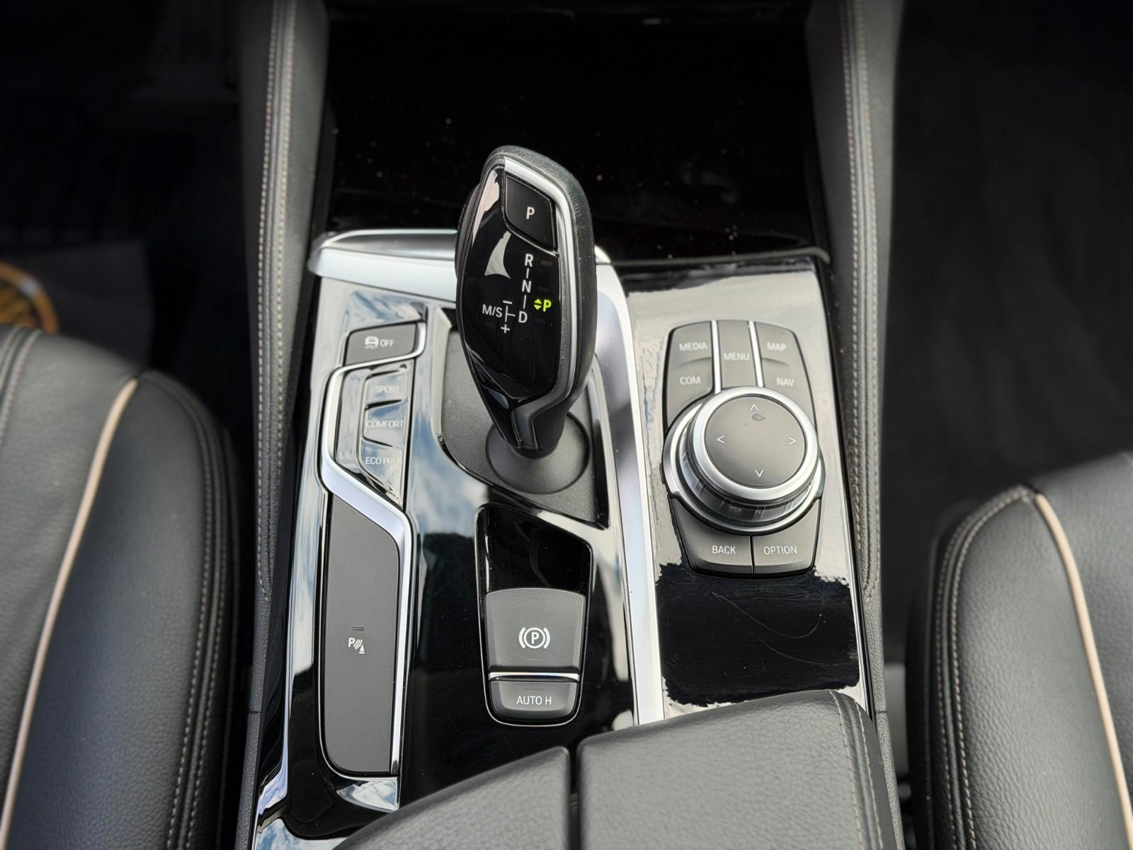 BMW 520 i 5 Limousine Luxury Line Garantie *Navi*LED