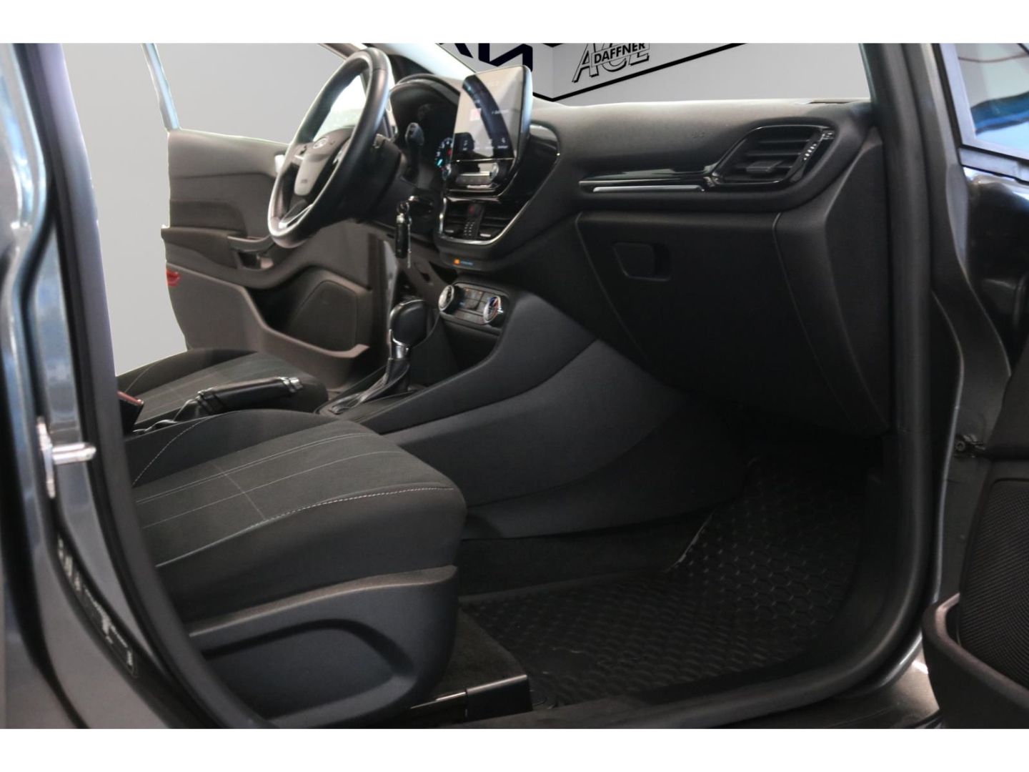 Fahrzeugabbildung Ford Fiesta Trend Apple CarPlay Android Auto WLAN Spu