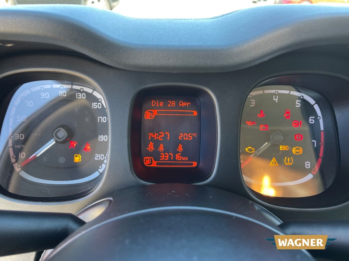 Fahrzeugabbildung Fiat Panda Hybrid Klimaanlage Isofix Tagfahrlicht
