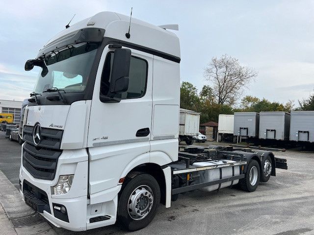 Mercedes-Benz Actros MP4 2546 E6 BDF 6x2 TÜV 01/2025