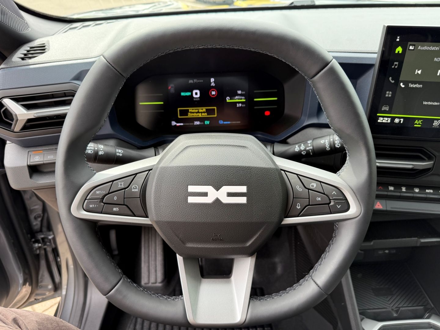 DACIA Duster III Hybrid 140 1.6 E-TECH Journey  AHK +V - Image 17