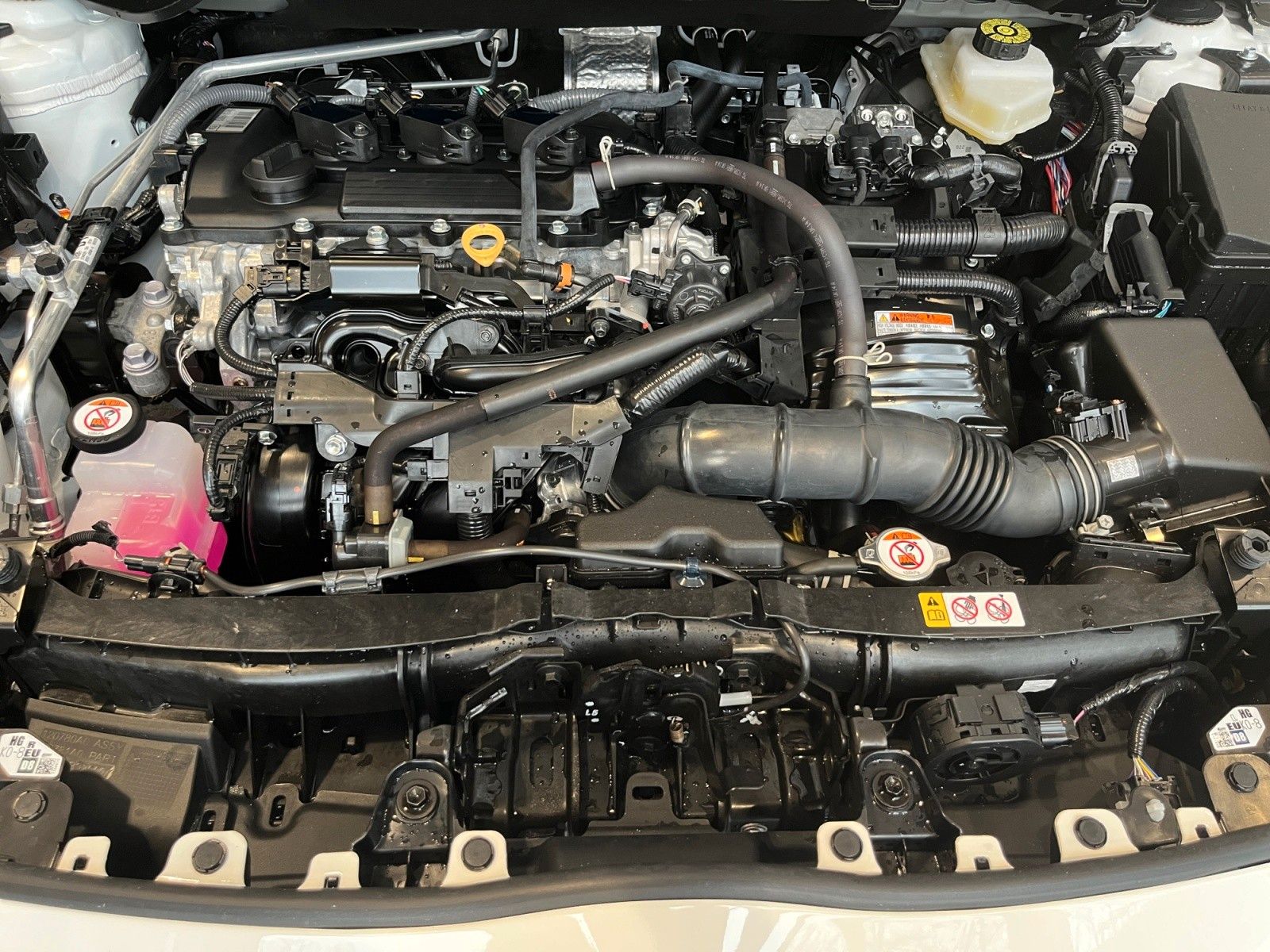 Fahrzeugabbildung Toyota Yaris Hybrid Teamplayer inkl. Rückfahrkamera