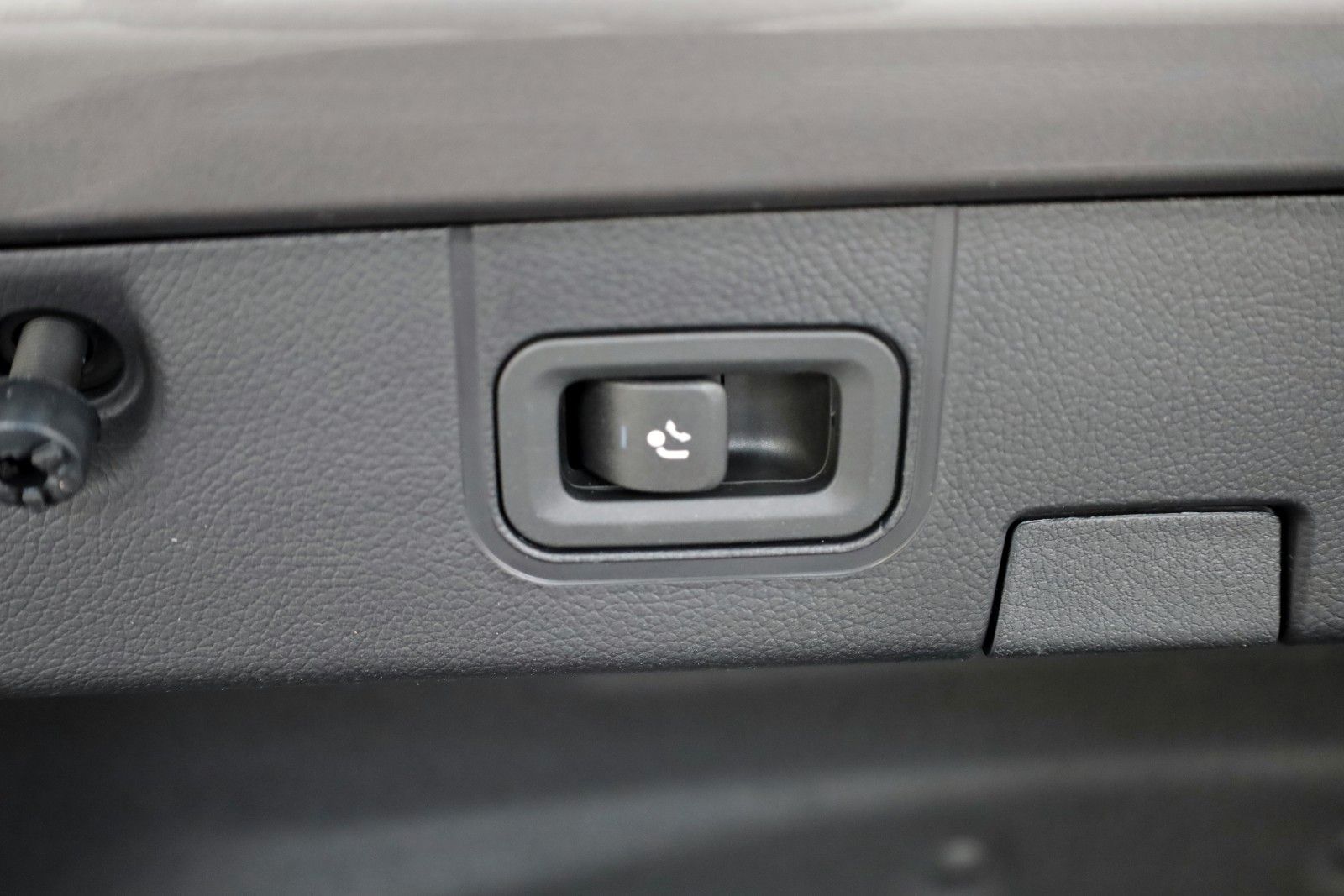 Fahrzeugabbildung Mercedes-Benz CLA 250 e, AMG-line,T.Leder,Navi,LED,CarPlay,AHK