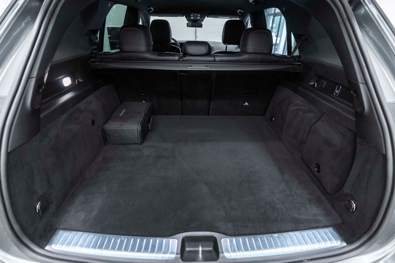 Fahrzeugabbildung Mercedes-Benz GLE 350de 4Matic AMG 3D KAM BURMESTER ACC LUFT