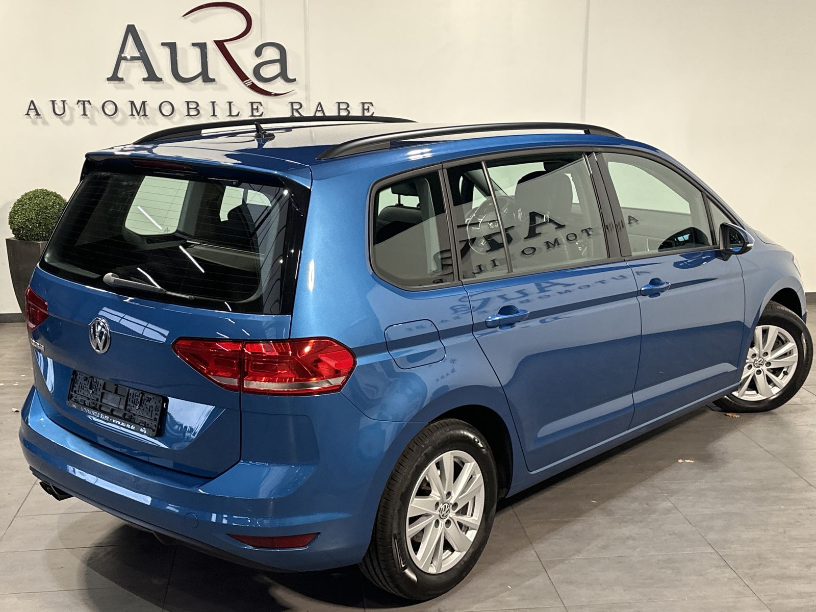 Fahrzeugabbildung Volkswagen Touran 2.0 TDI Comfortline NAV+LED+ACC+PP+EURO6D