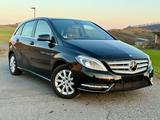 Mercedes-Benz B 200 - 1.Besitzer, Pano-Dach, Navi Update, TÜV - gebrauchte Mercedes-Benz B 200 aus dem Jahr 2012