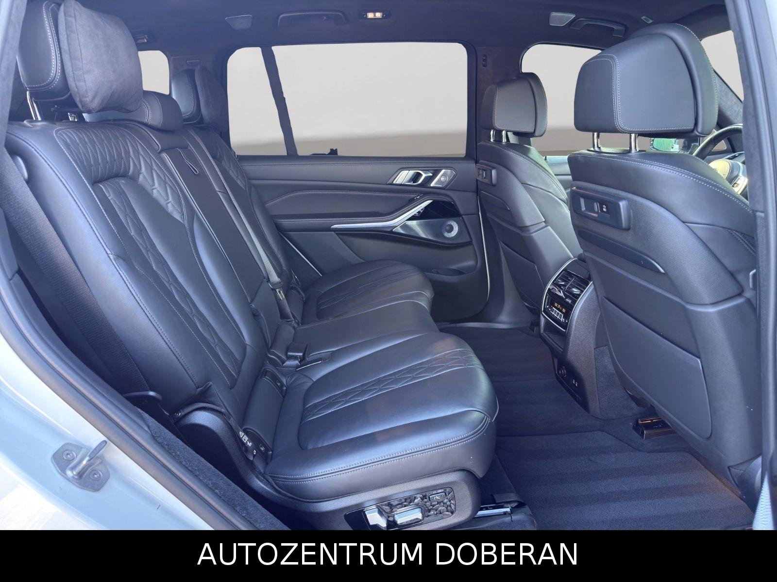 BMW X7 M50d SkyLounge Night B&W Laser Sthz Softclose