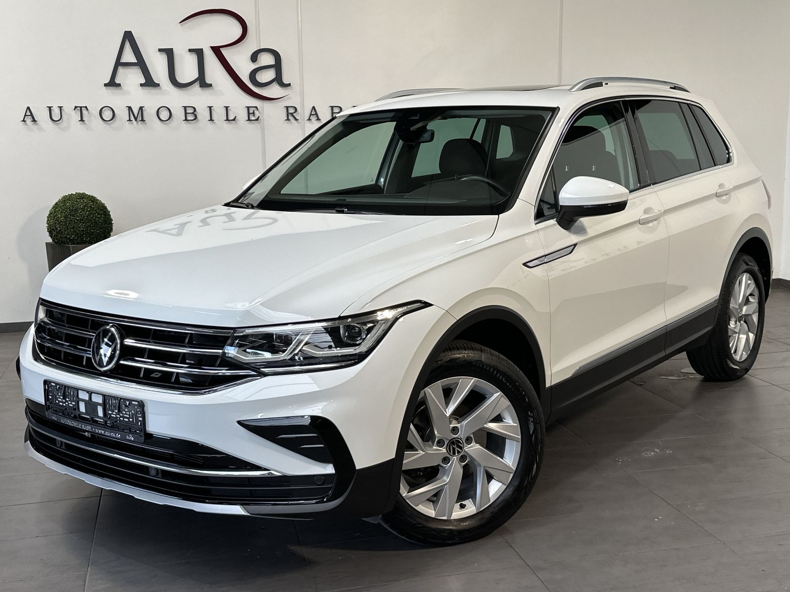 Fahrzeugabbildung Volkswagen Tiguan 2.0 TDI 4M DSG Elegance NAV+LED+AHK+PANO