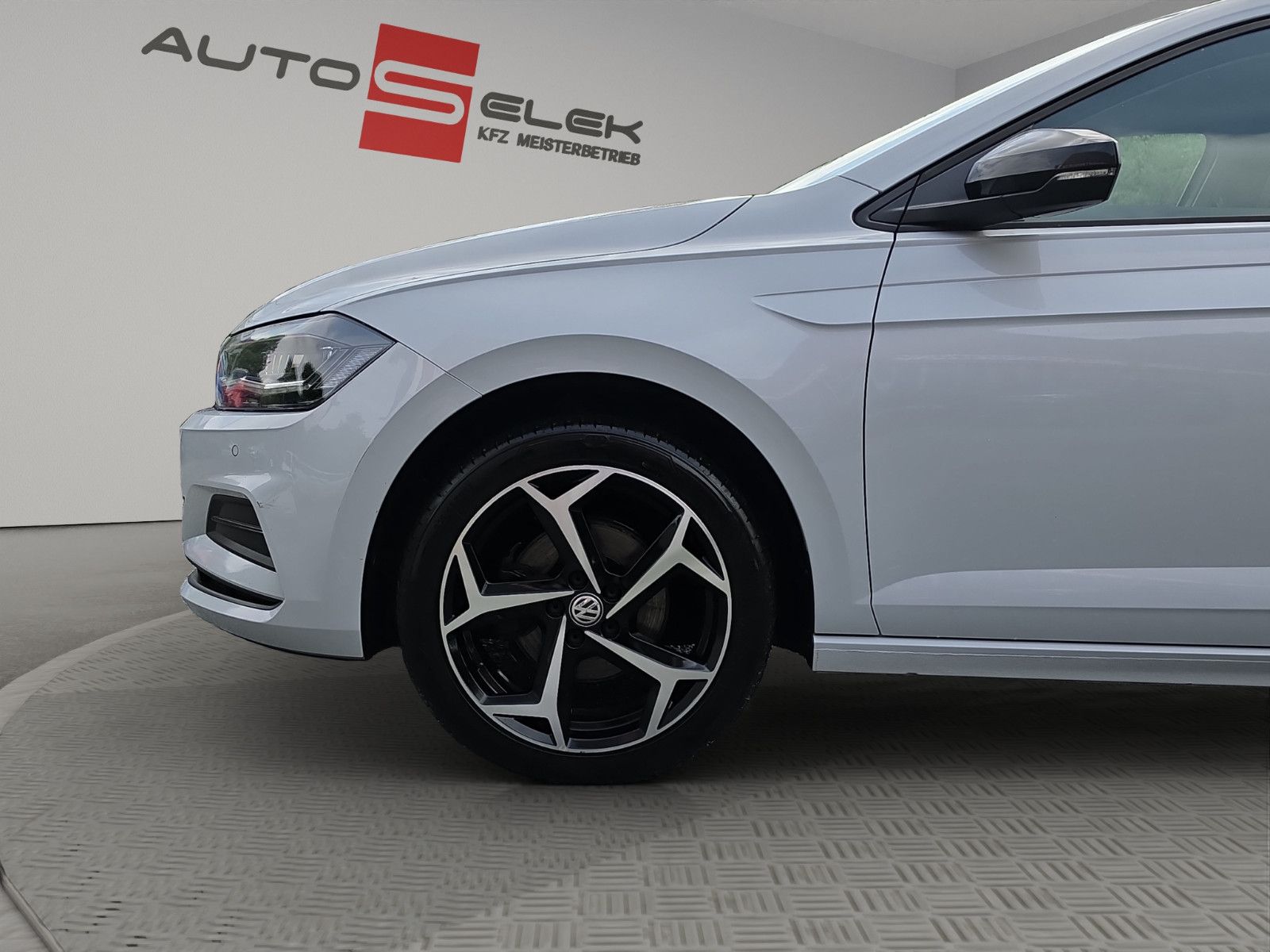 Fahrzeugabbildung Volkswagen Polo VI beats 1.HAND ACC LEDER NAVI DIGITACHO