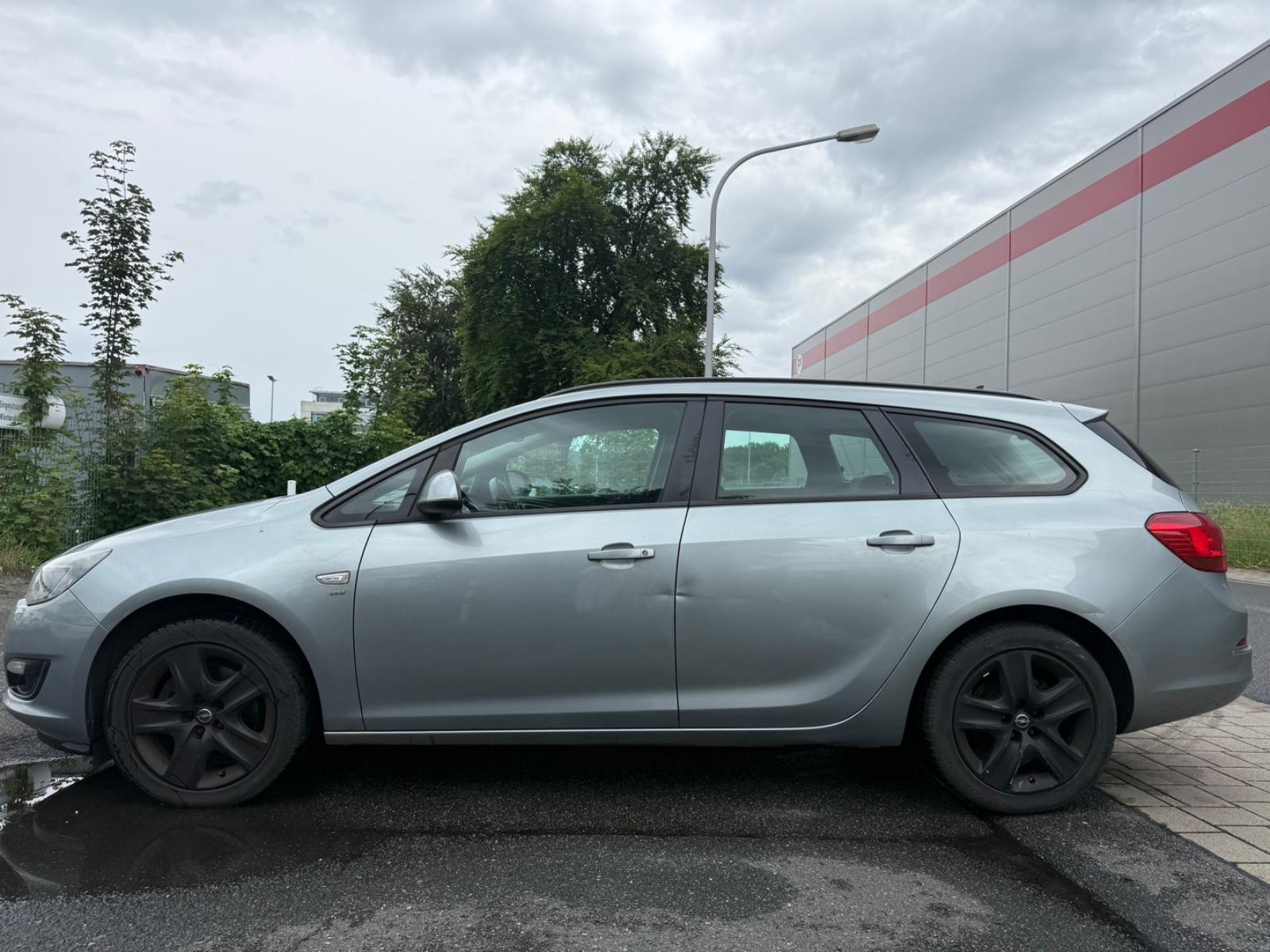 Opel Astra 2014 — photo 8