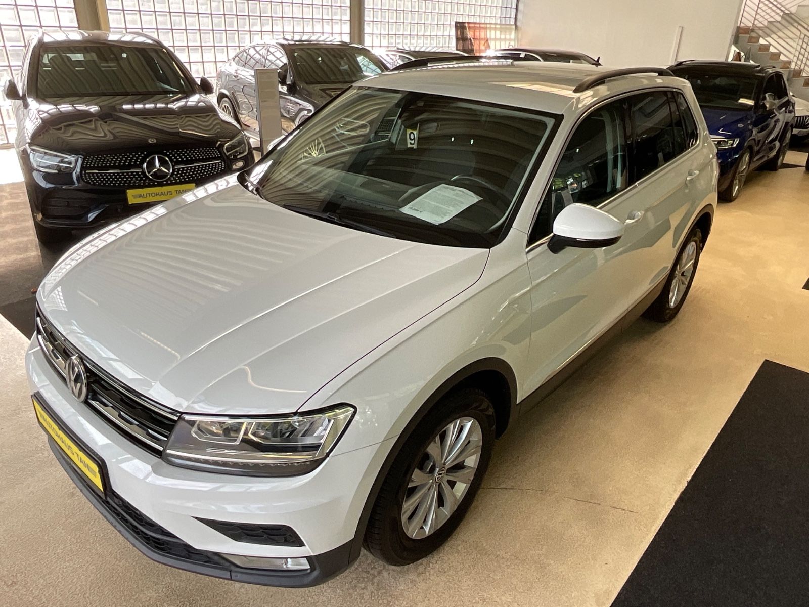 Fahrzeugabbildung Volkswagen Tiguan 1.4TSI DSG Comfortline *LED*NAVI* 1.HAND*