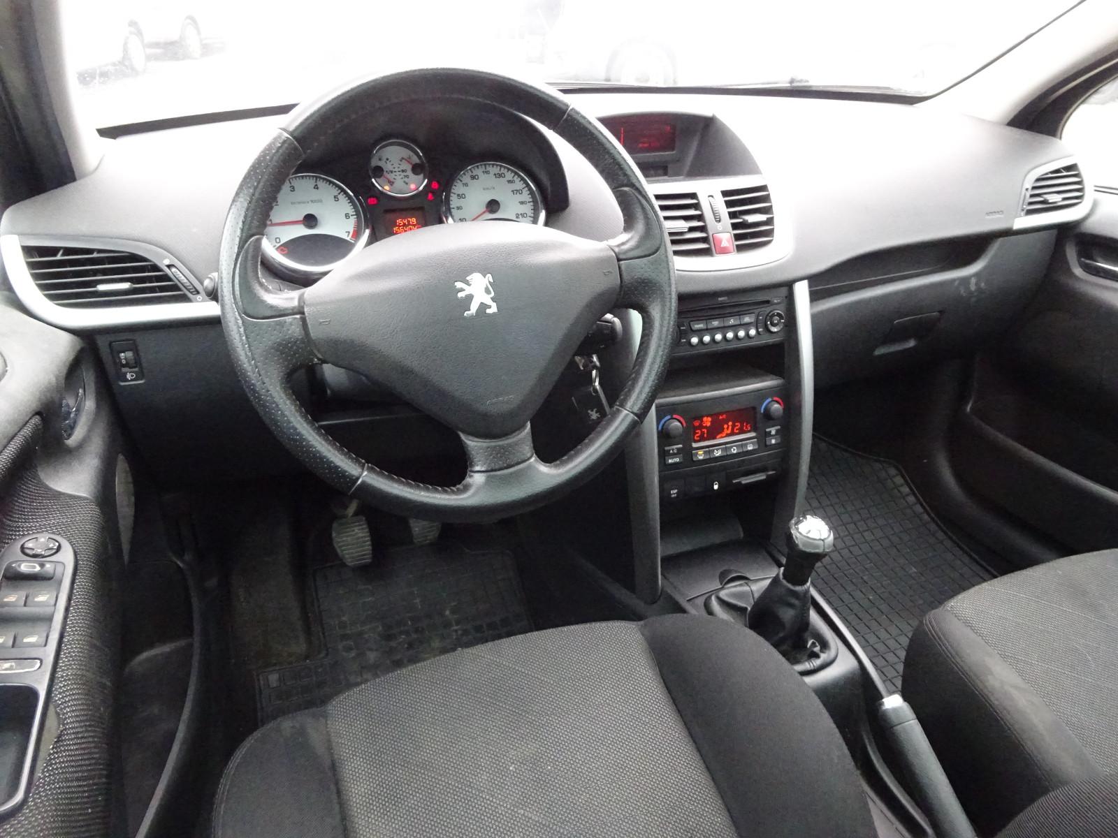 Peugeot 207 2008 — photo 9