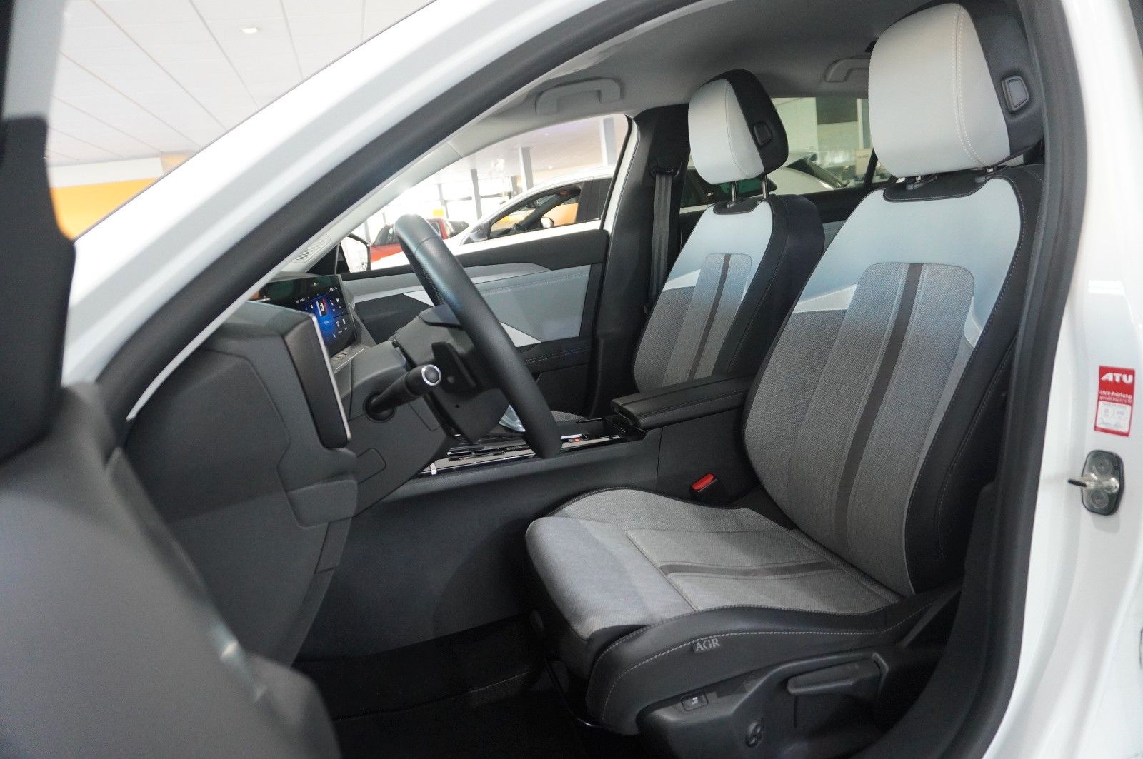 Fahrzeugabbildung Opel Astra L Lim. 1.2T ELEGANCE NAVI/LED/KAMERA/SPORT