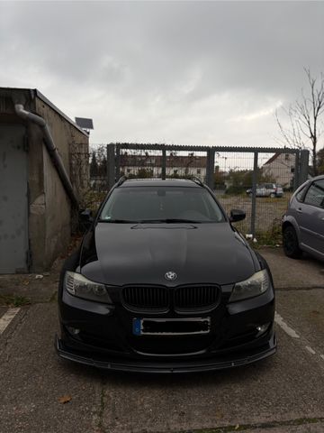 BMW 318i Touring -