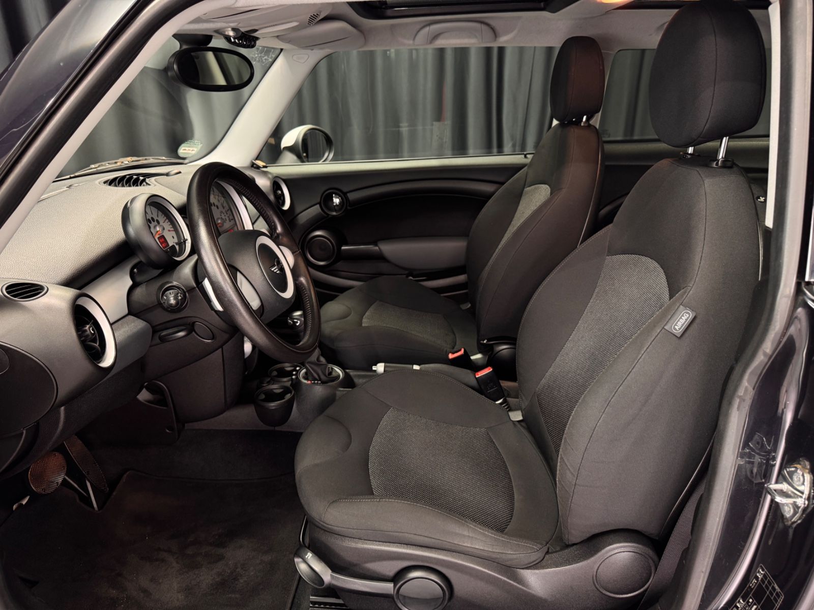 Fahrzeugabbildung MINI COOPER Mini Cooper|PANORAMA|XENON|AUTOMATIK|