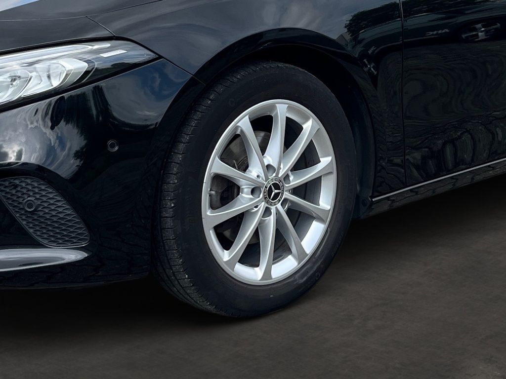 Fahrzeugabbildung Mercedes-Benz A 180 Progressive Navi LED SHZ SpurH KAM DAB