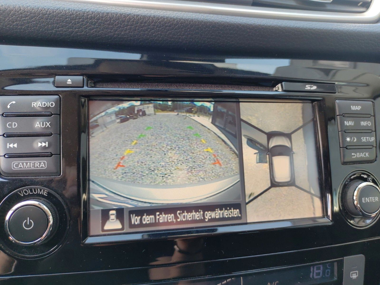 Fahrzeugabbildung Nissan Qashqai 4x4 ! Panoramadach ! Navi ! 360° Kamera