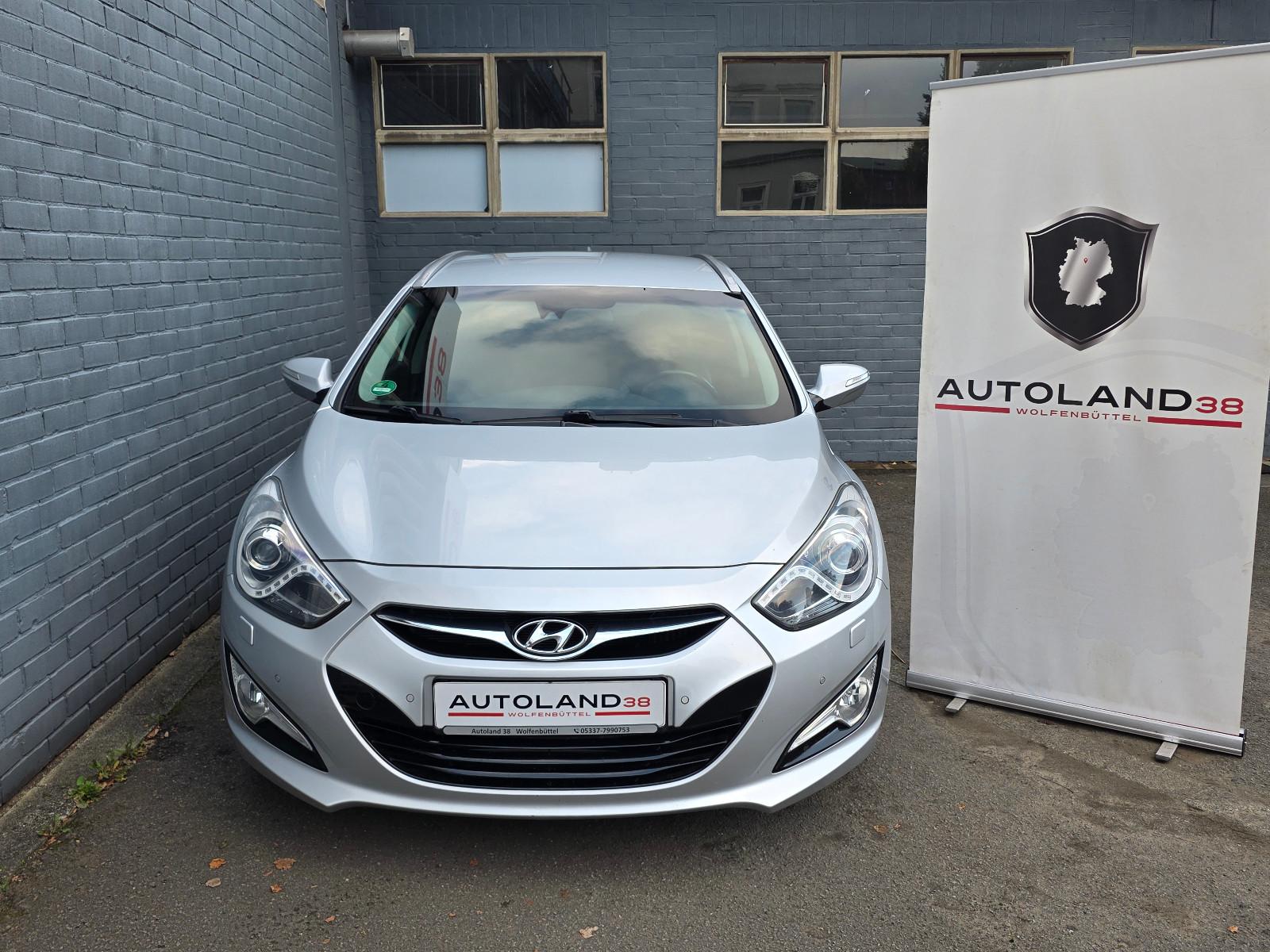 Hyundai i40 2011 — двигун 1.685 cm³, 141 HP (104kW)