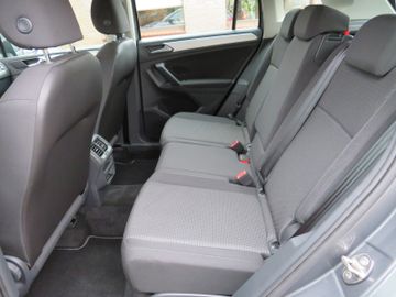 Fahrzeugabbildung Volkswagen Tiguan 2.0TDI DSG LED 18-ZOLL NAVI GRA PDC 1.H