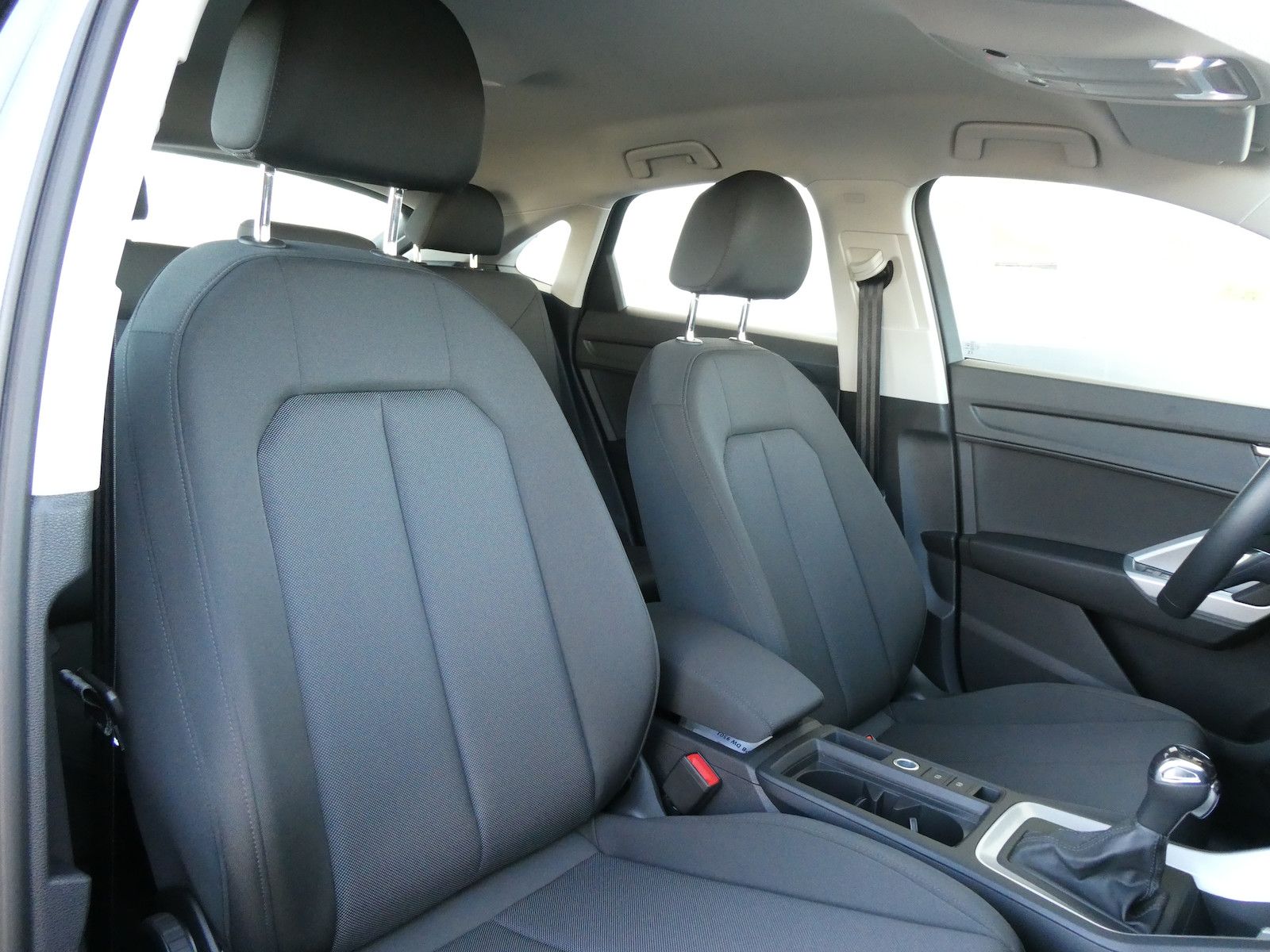 Audi Q3 45 TFSI e S line foto 14