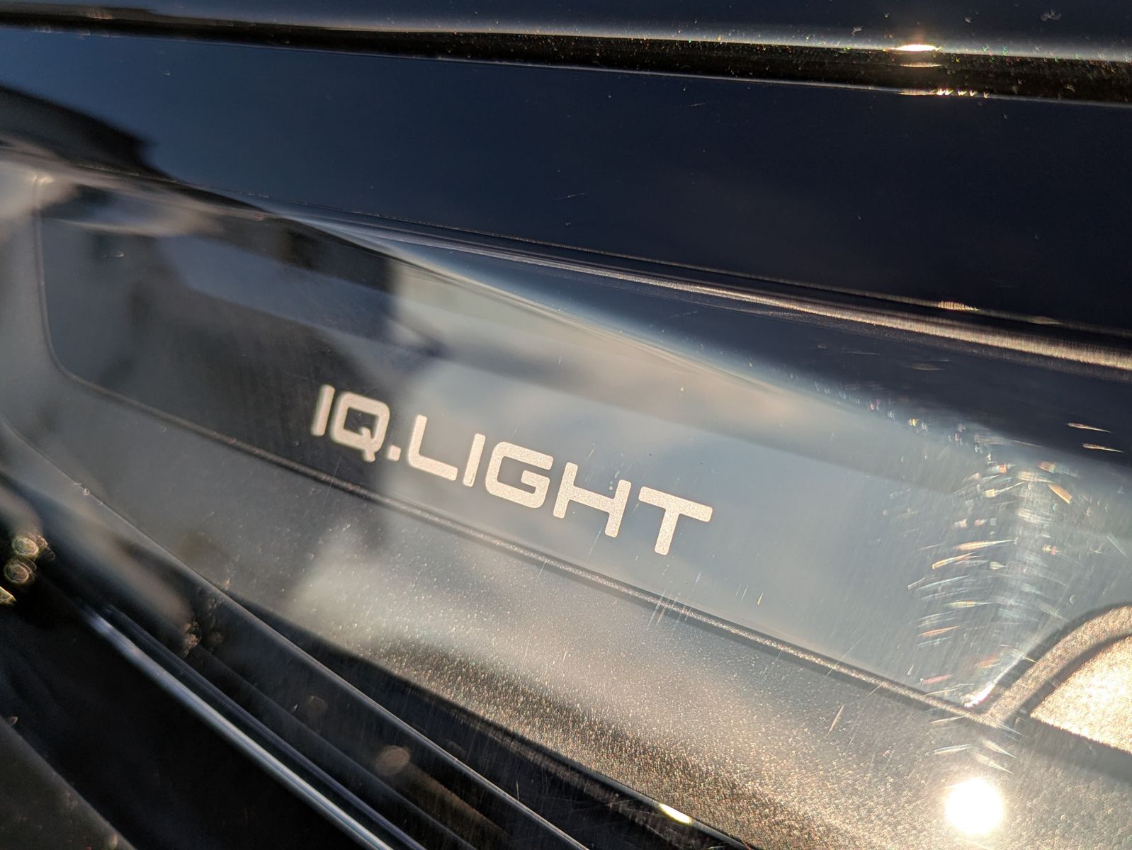 Fahrzeugabbildung Volkswagen Tiguan 2.0 TDI 4M R-Line PANO*H&K*AHK*MATRIX*20"