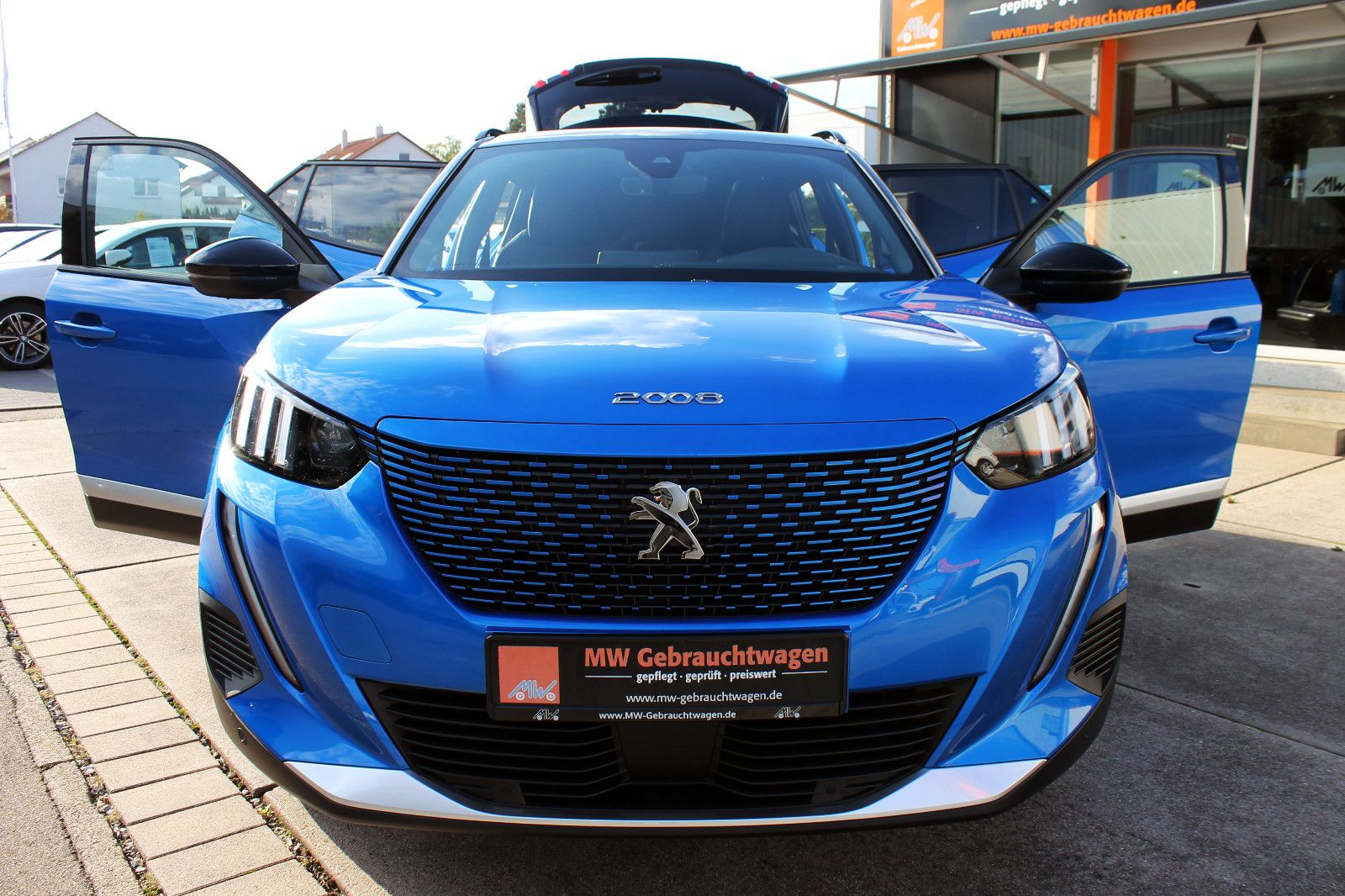 Fahrzeugabbildung Peugeot 2008 e-GT 11kW OnBoard LED ACC KAM SHZ BT NAV