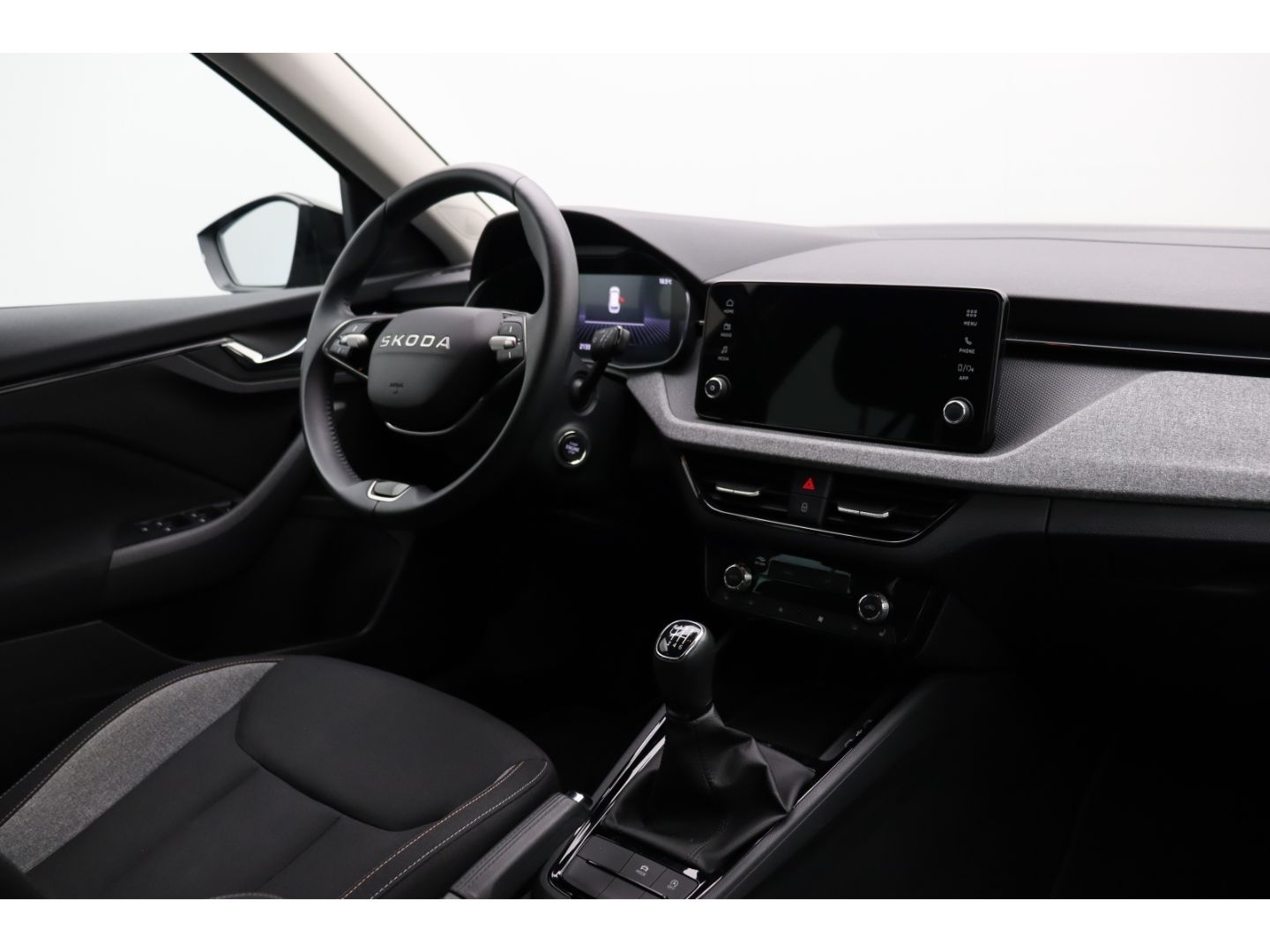 Fahrzeugabbildung SKODA Kamiq 1.0 Selection Kamera SHZ Einparkhilfe vorn