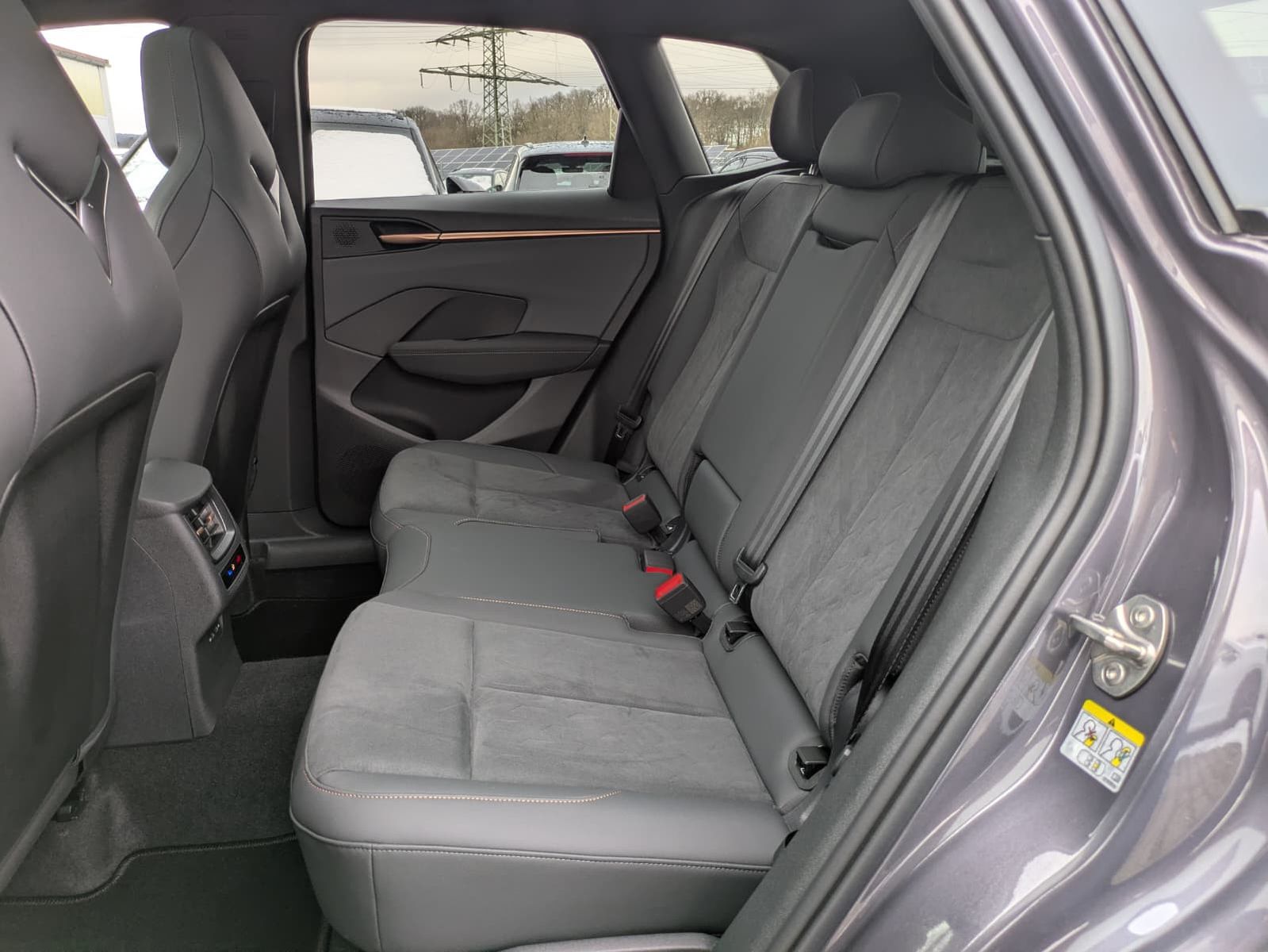 Fahrzeugabbildung CUPRA Terramar 1.5 eTSI 360°HUD*MATRIX*PANO*DCC*20"