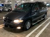 Chrysler Grand Voyager - Chrysler Grand Voyager mit Benzin-Antrieb: Kleinbus, Automatik