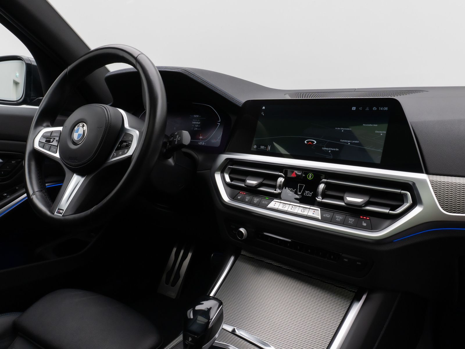 Fahrzeugabbildung BMW 330i M Sport Panorama Kamera Laser HUD DAB HiFi