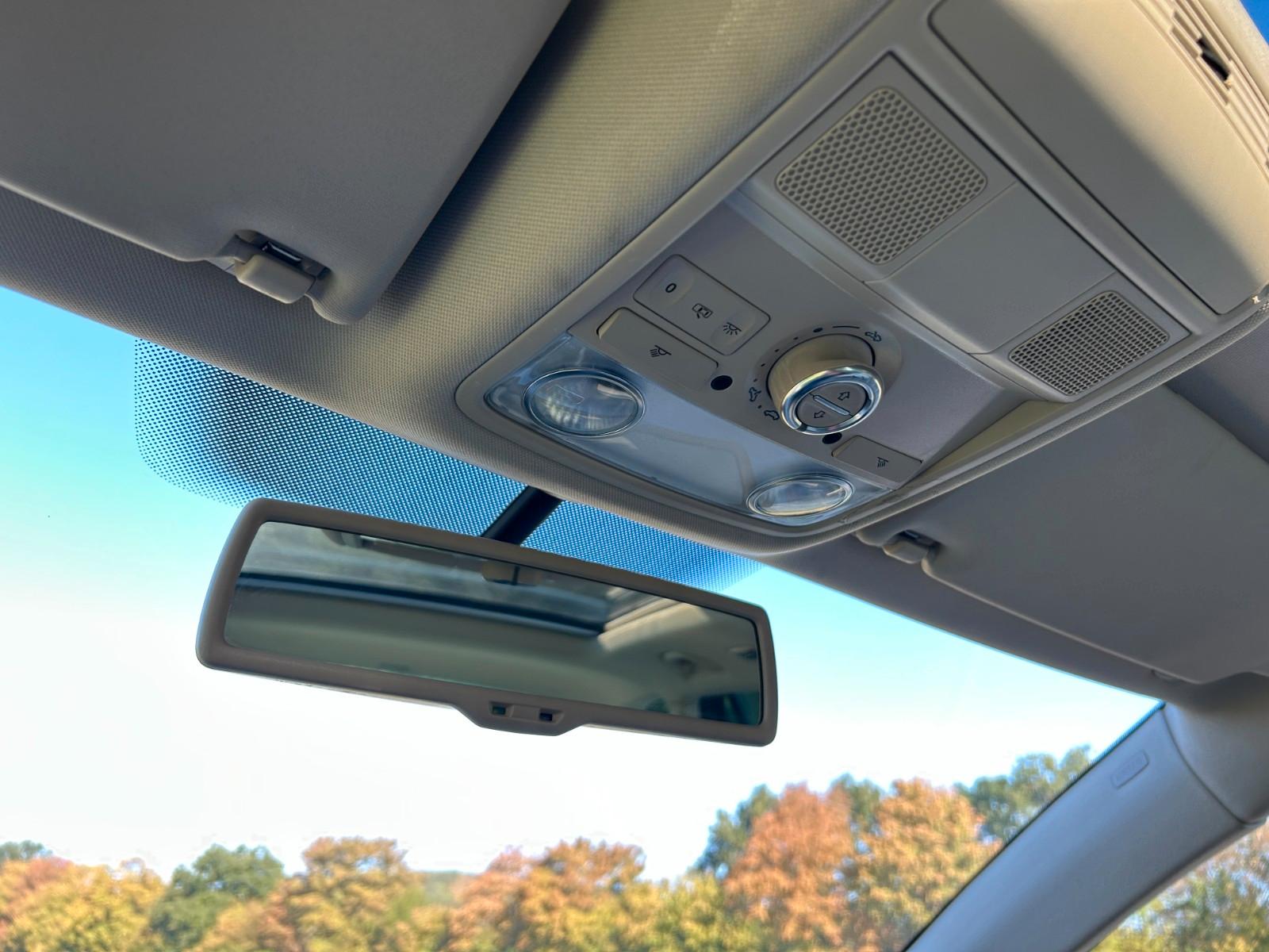 Volkswagen Golf 2011 — photo 27