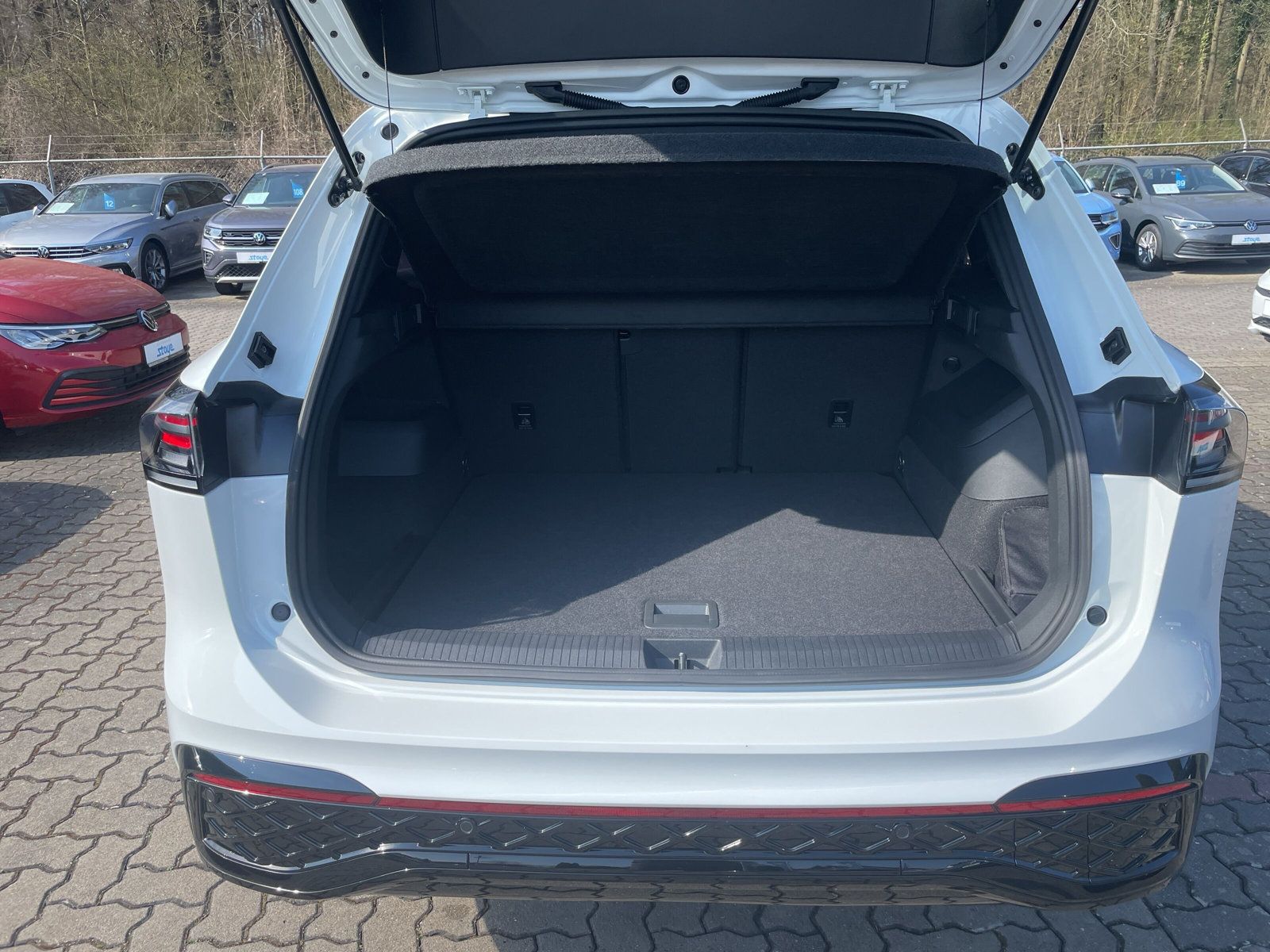 Tiguan R-line TDI DSG Matrix AZV Kamera