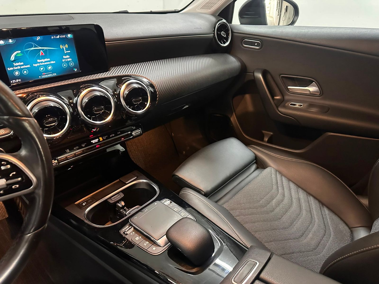 Fahrzeugabbildung Mercedes-Benz A 200 d Limousine NAVI*KLIMA*SH*TOTWI*SPURH*LED*