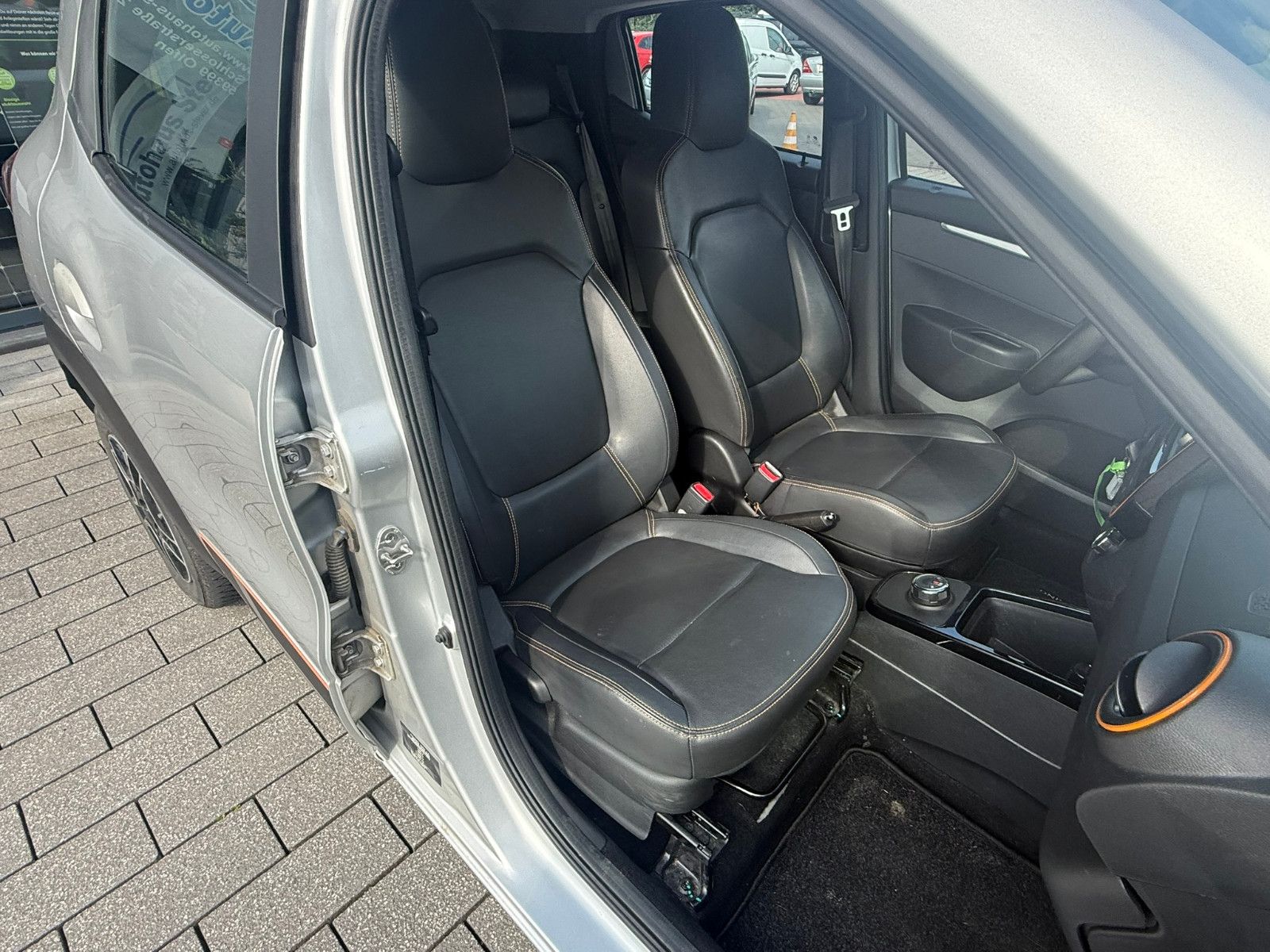 Fahrzeugabbildung Dacia Spring Electric Comfort Plus