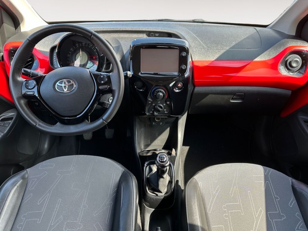 Fahrzeugabbildung Toyota Aygo x-wave